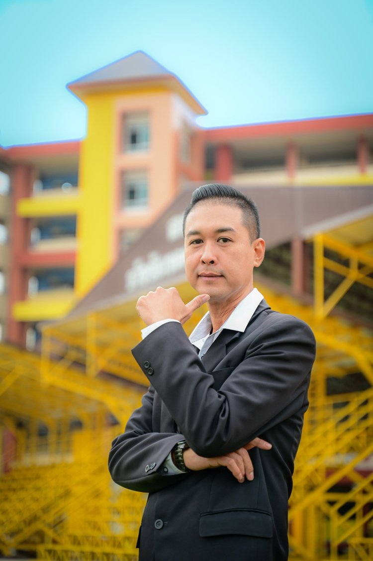 นายเฉลิมชัย เคลือบวิจิตร